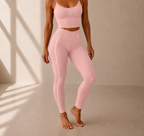 Legging Flowline rose clair porté avec top rose assorti